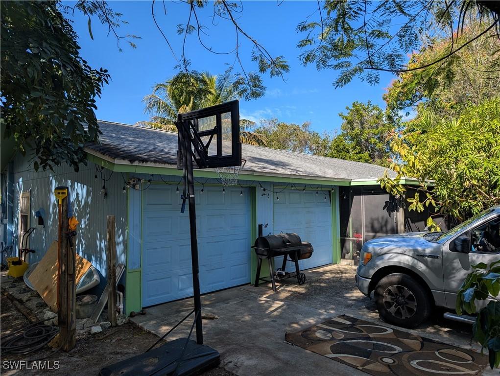 2416 Andrew Dr., Naples, FL 34112