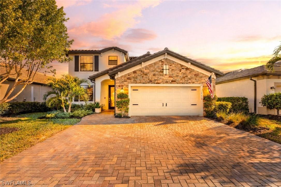 9258 Shadow Oak Ln., Naples, FL 34120
