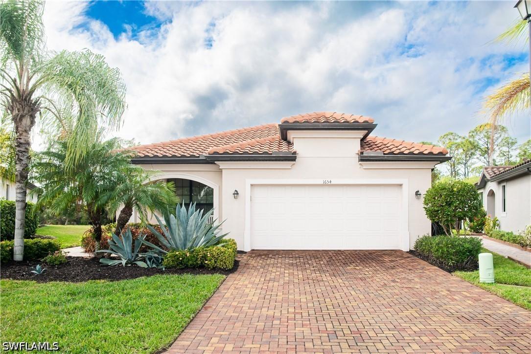 1654 Marton Ct., Naples, FL 34113
