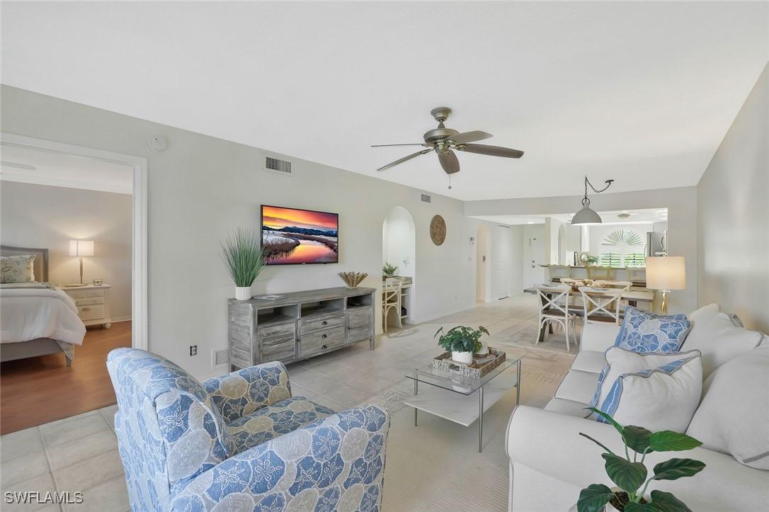 601 Augusta Blvd. #601-4, Naples, FL 34113