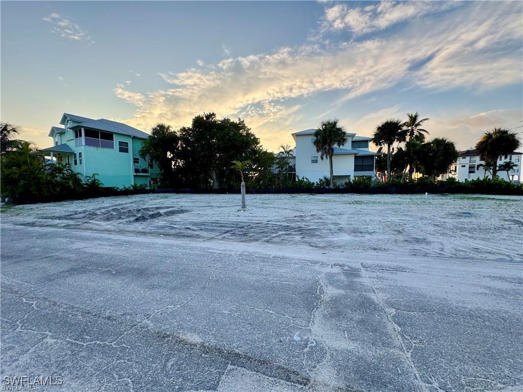 100 Washington Ave., Fort Myers Beach, FL 33931