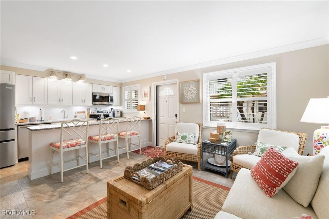 980 7th Ave. #108, Naples, FL 34102