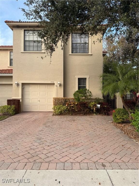 7576 Bristol Cir., Naples, FL 34120
