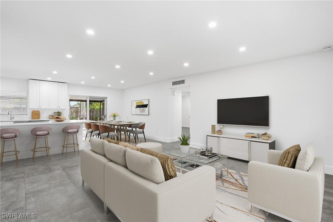 2564 Poinciana St., Naples, FL 34105