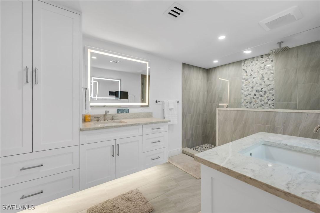 6075 Pelican Bay Blvd. #303, Naples, FL 34108