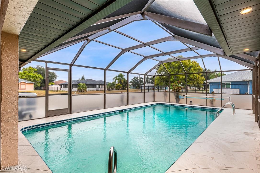 401 Candlewick Cir., Lehigh Acres, FL 33936