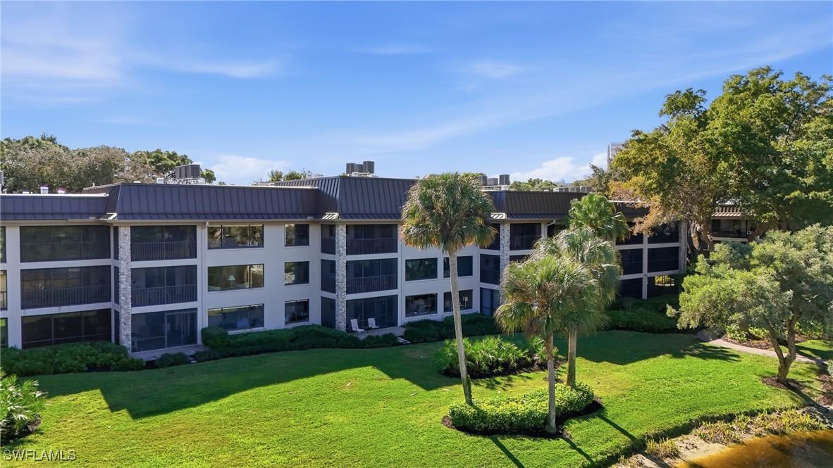 5950 Pelican Bay Blvd. #125, Naples, FL 34108