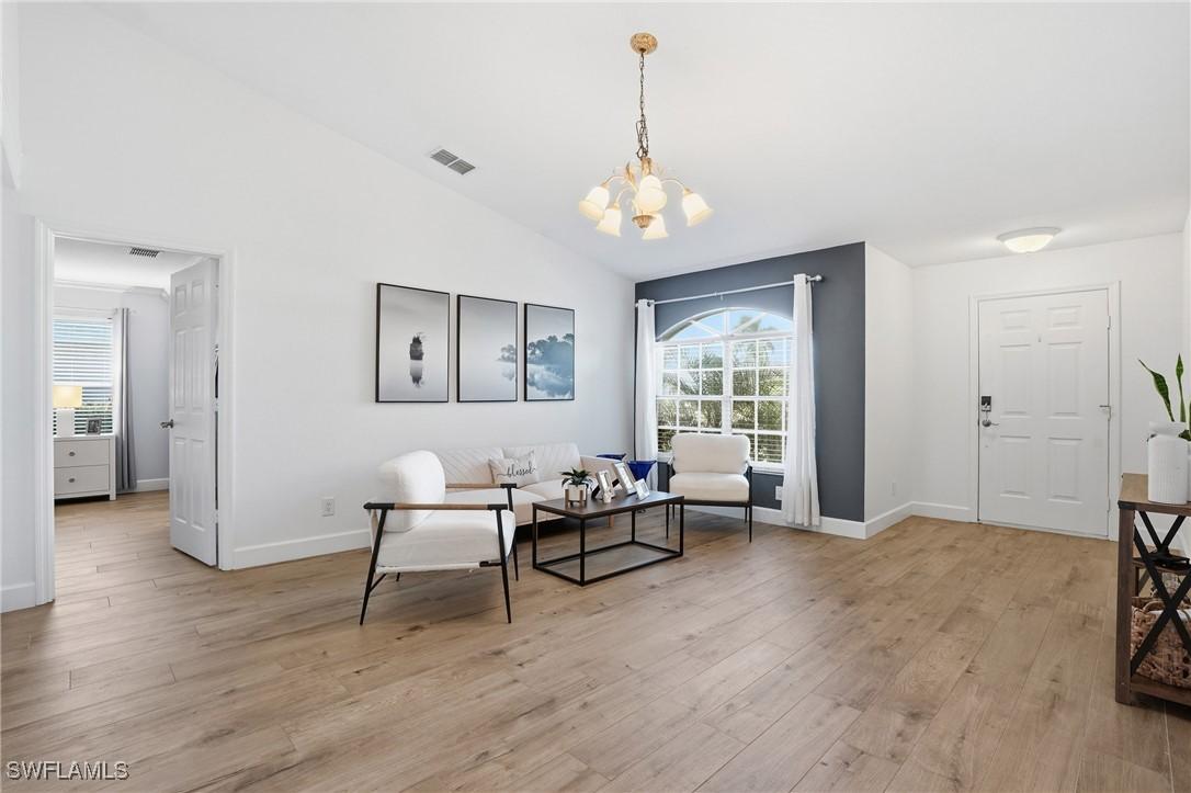 272 Johnnycake Dr., Naples, FL 34110