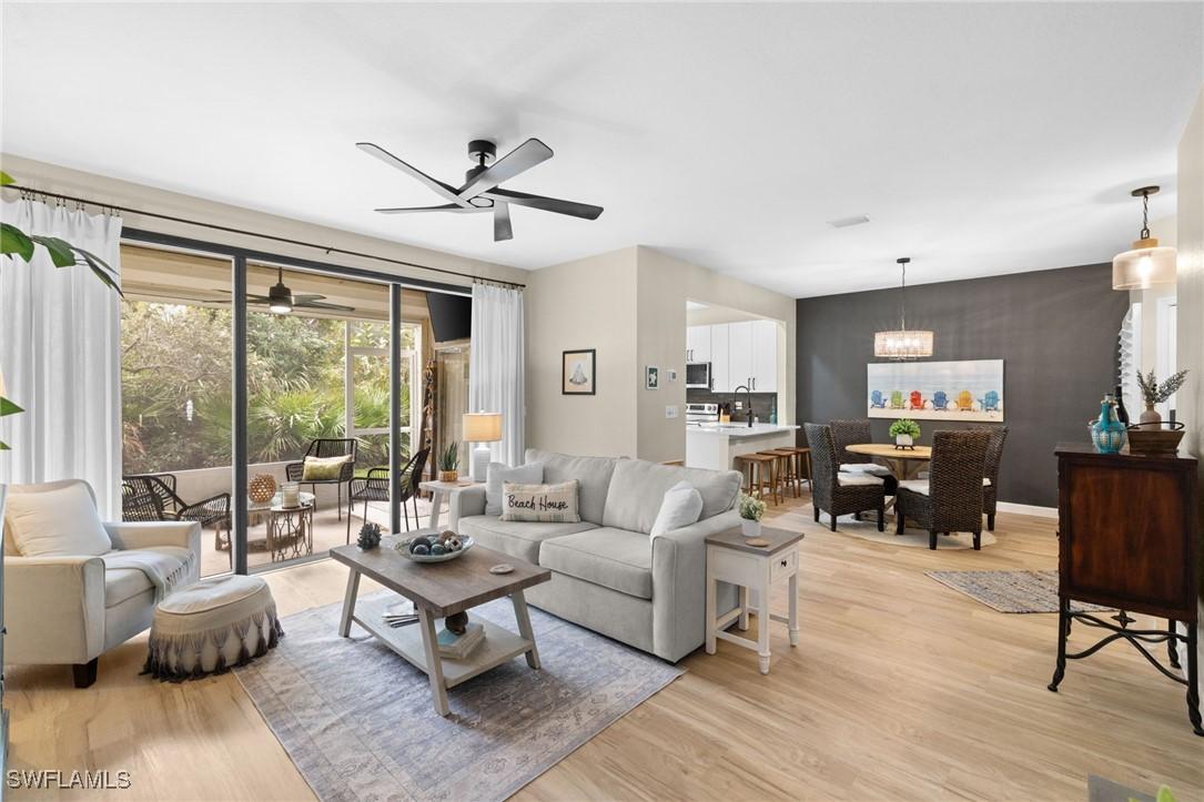 327 Emerald Bay Cir. #W6, Naples, FL 34110