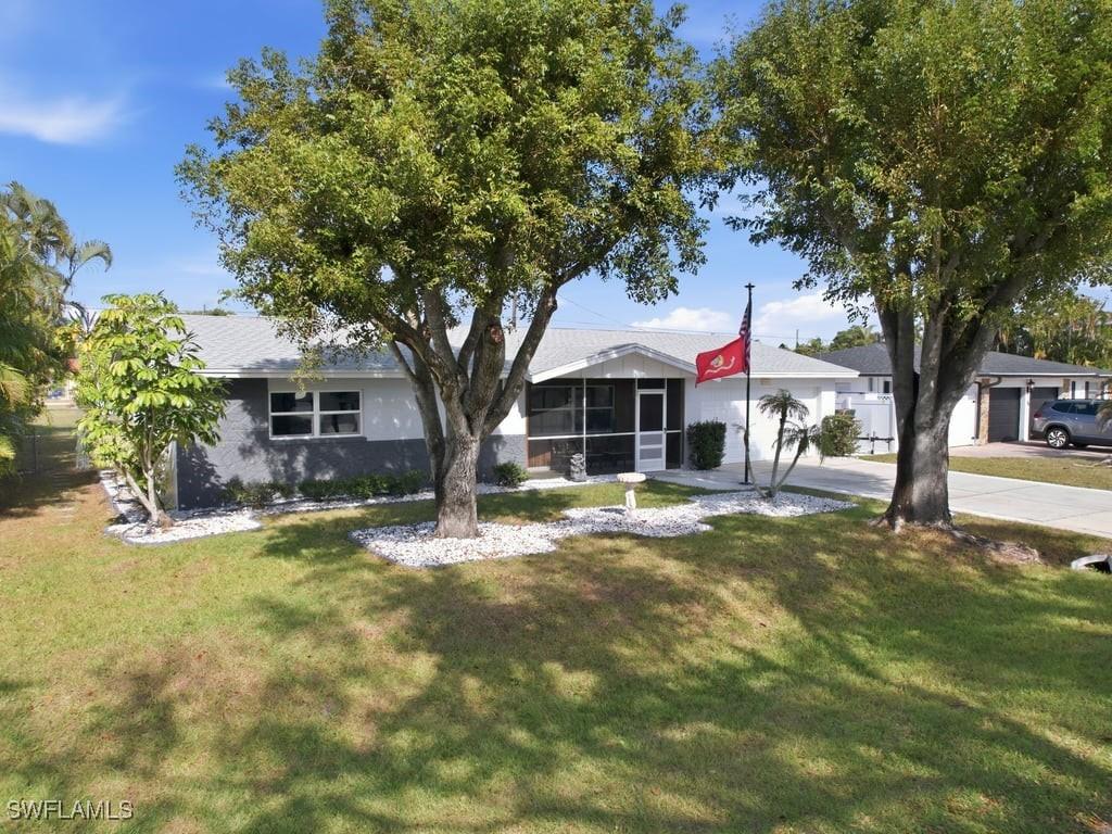 2261 Ivy Ave., Fort Myers, FL 33907