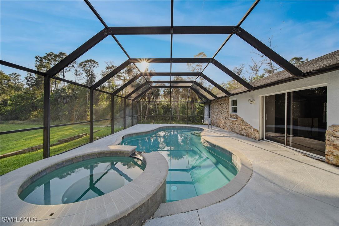 390 35th Ave., Naples, FL 34120