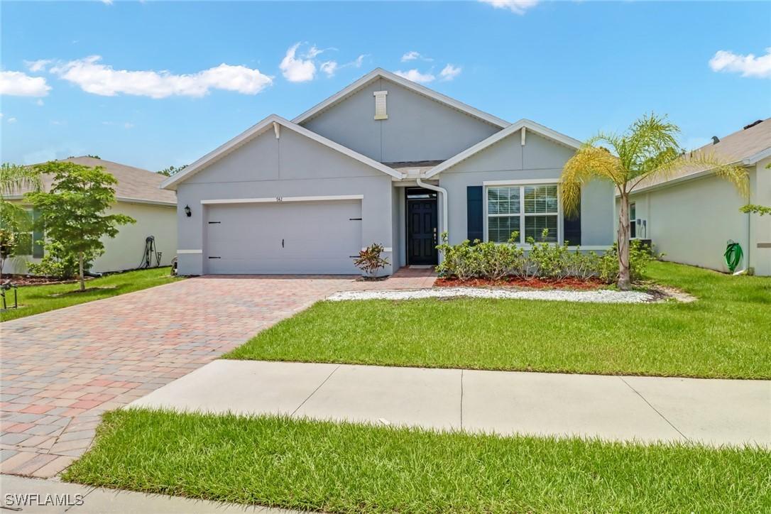 742 Hadley Pl., Naples, FL 34104