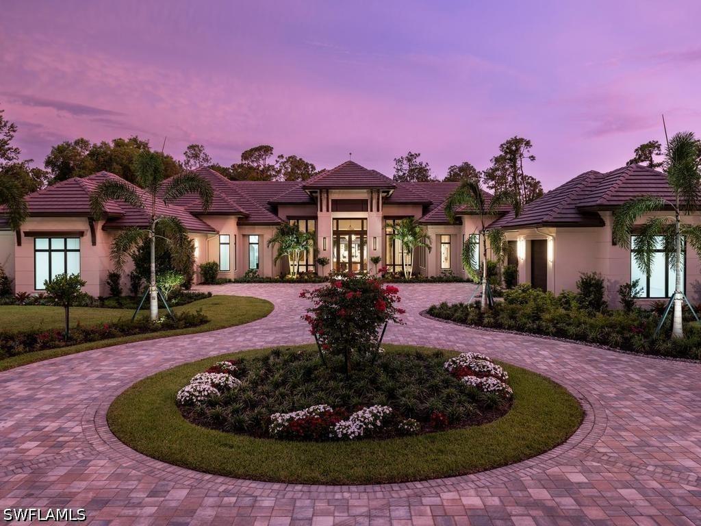 6580 Bottlebrush Ln., Naples, FL 34109