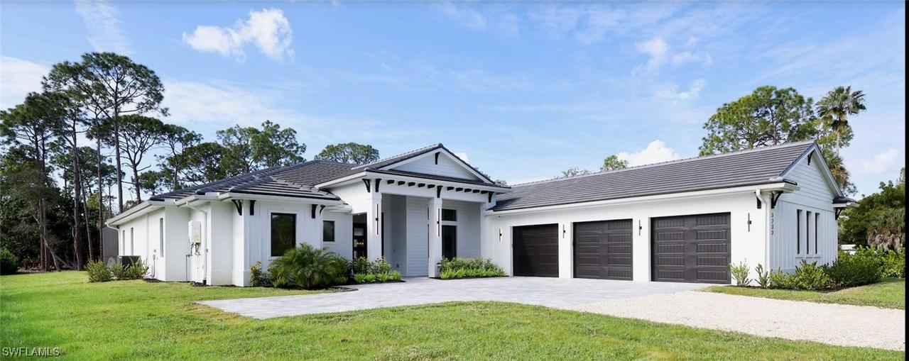 3233 64th St., Naples, FL 34105