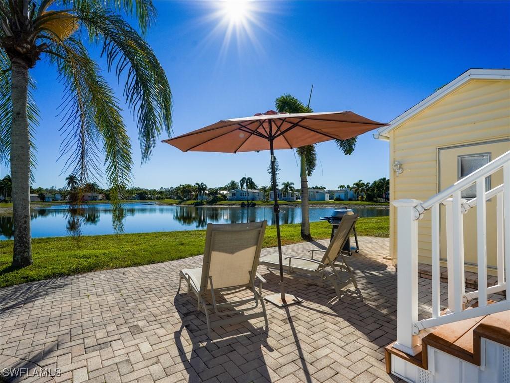2048 Crystal Lake Dr., Naples, FL 34120