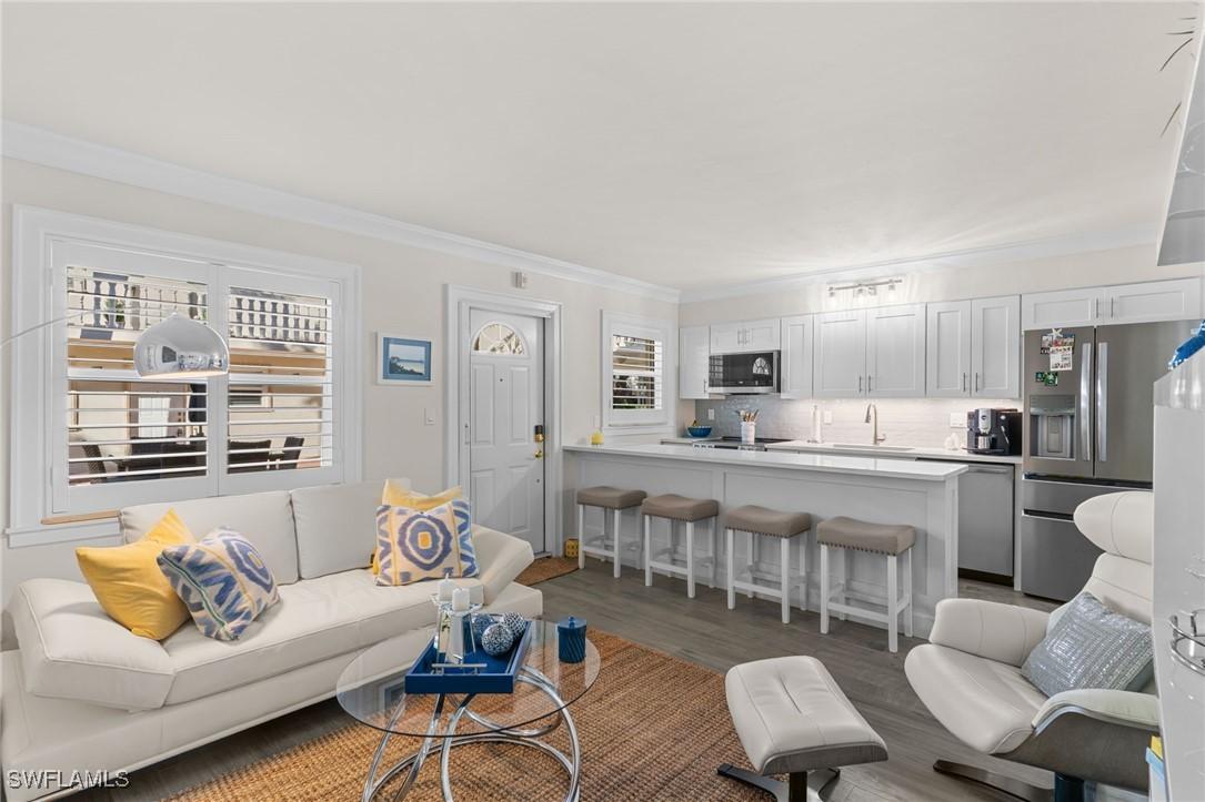 980 7th Ave. #102, Naples, FL 34102