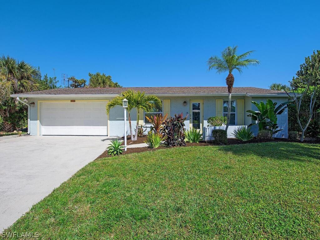 3165 Lakeview Dr., Naples, FL 34112