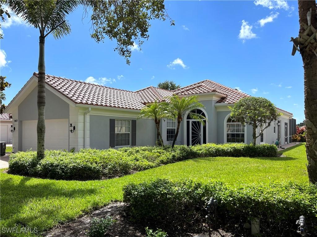 5477 Freeport Ln., Naples, FL 34119