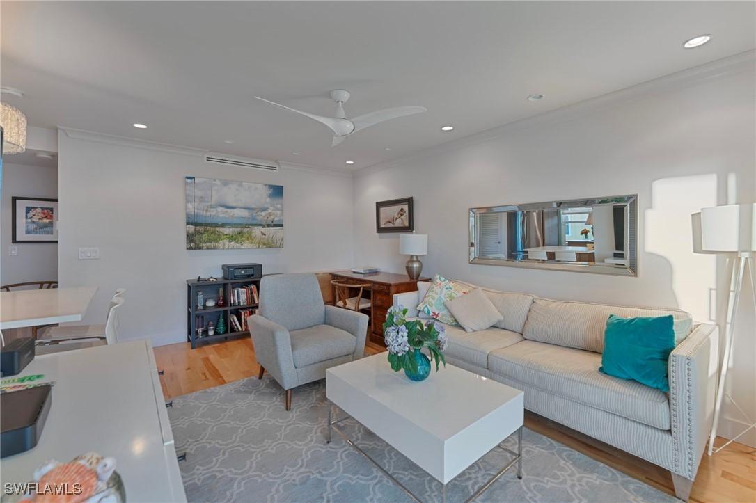 291 8th Ave. #291B, Naples, FL 34102