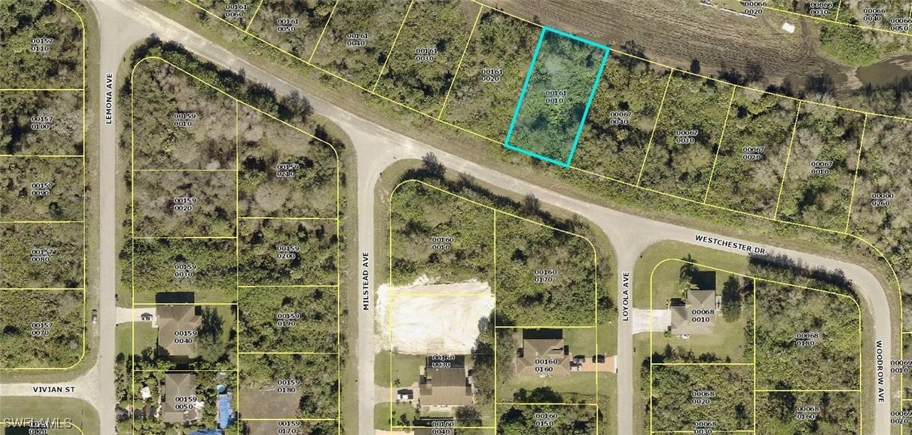 446 Westchester Dr., Lehigh Acres, FL 33972