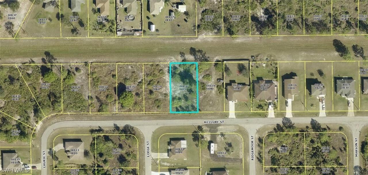 418 Mcclure St., Lehigh Acres, FL 33972