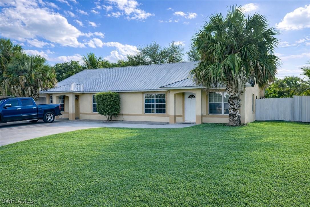 2531 47th Ter., Naples, FL 34116