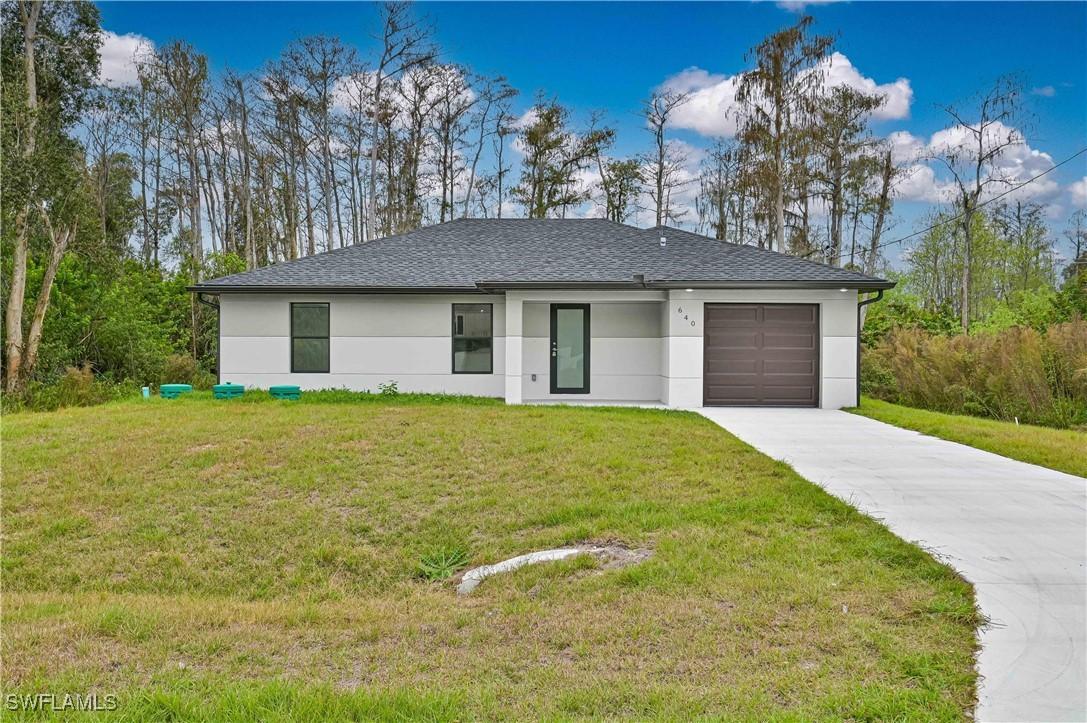 640 Lydia St., Lehigh Acres, FL 33974