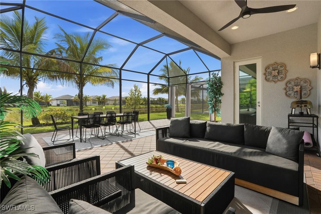 11394 Jacaranda Dr., Naples, FL 34120