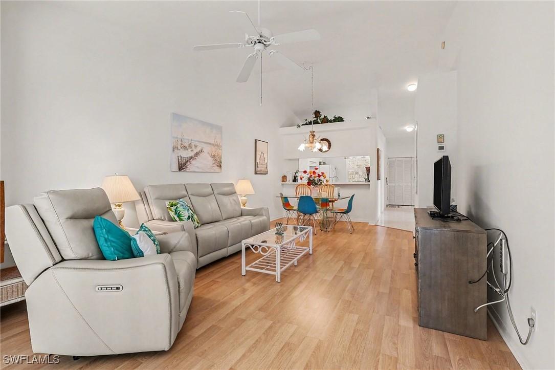 326 Bradstrom Cir. #201F, Naples, FL 34113