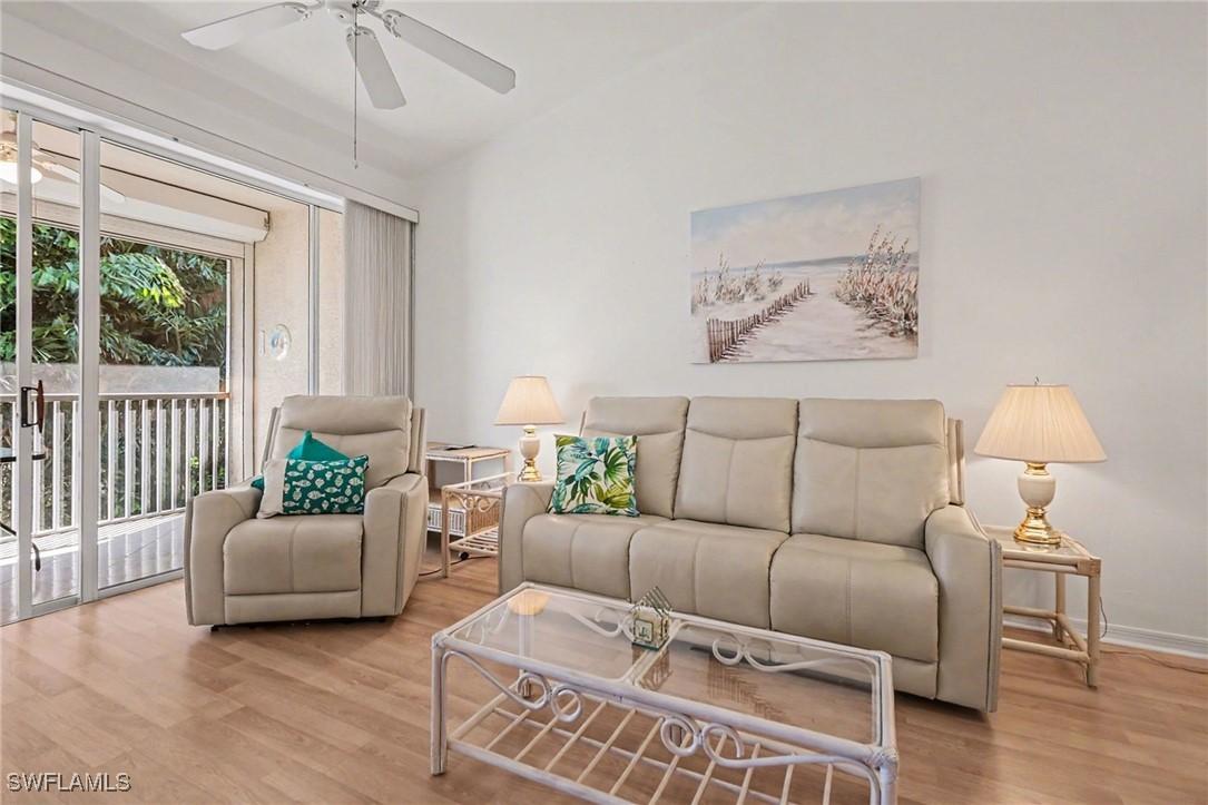 326 Bradstrom Cir. #201F, Naples, FL 34113