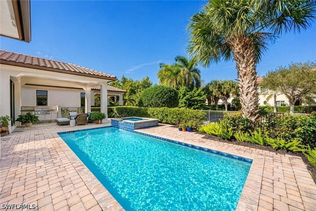 2277 Residence Cir., Naples, FL 34105
