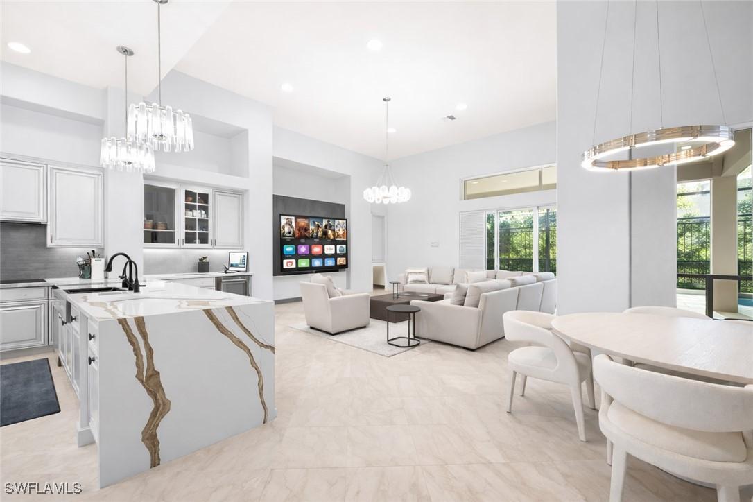 480 Terracina Way, Naples, FL 34119