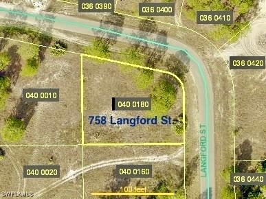 758 Langford St., Lehigh Acres, FL 33974
