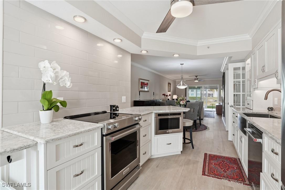 4945 Cougar Ct. #105, Naples, FL 34109