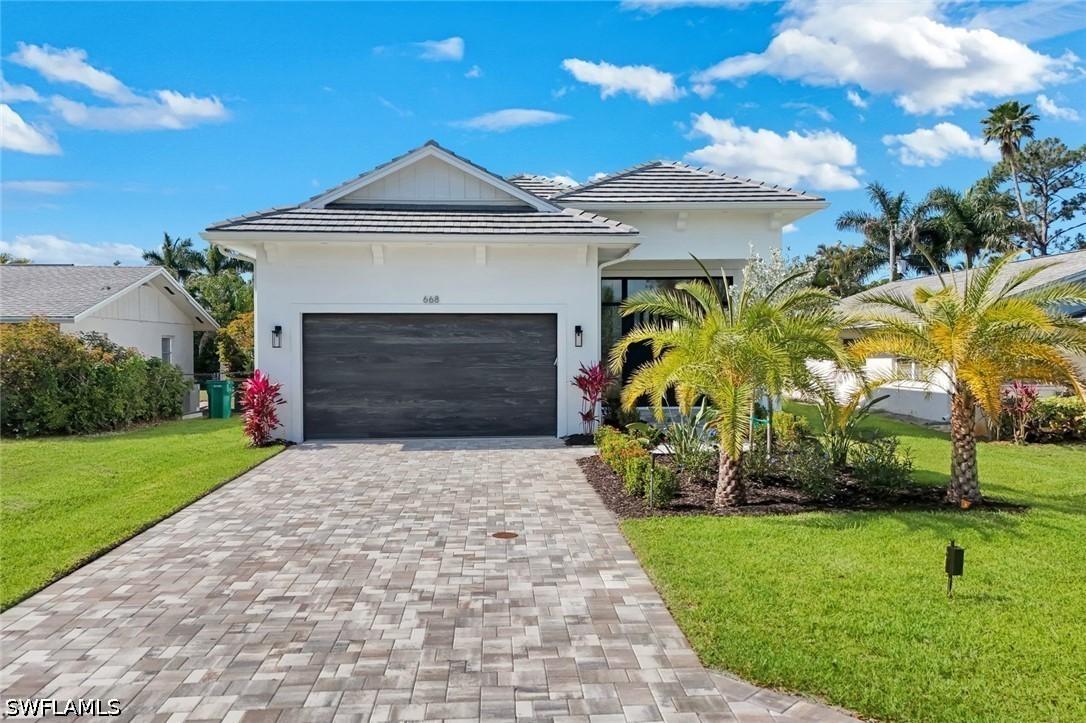 668 93rd Ave., Naples, FL 34108