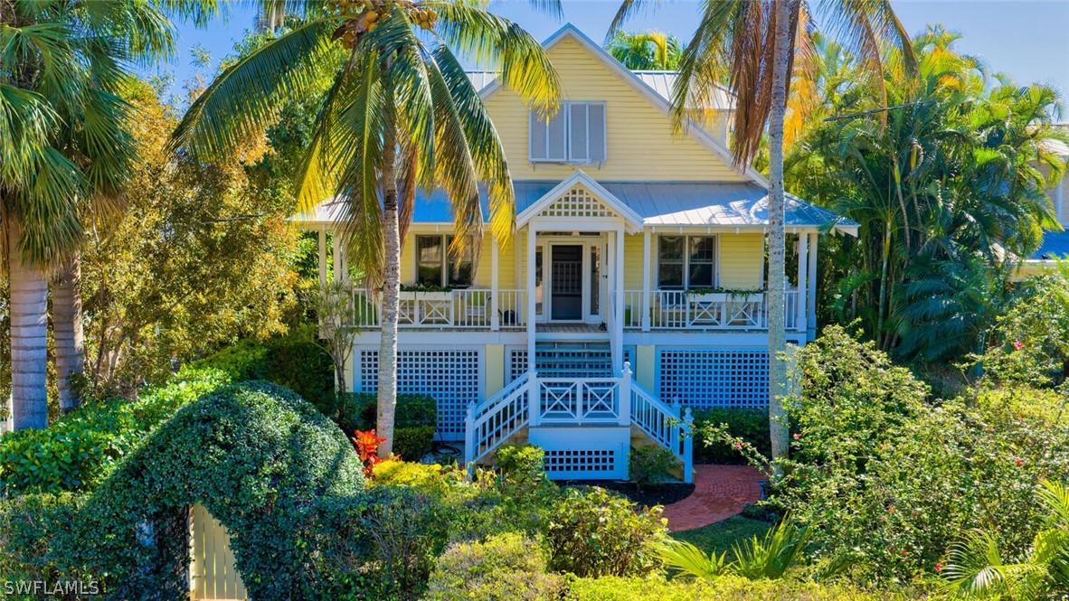 756 8th Ave., Naples, FL 34102