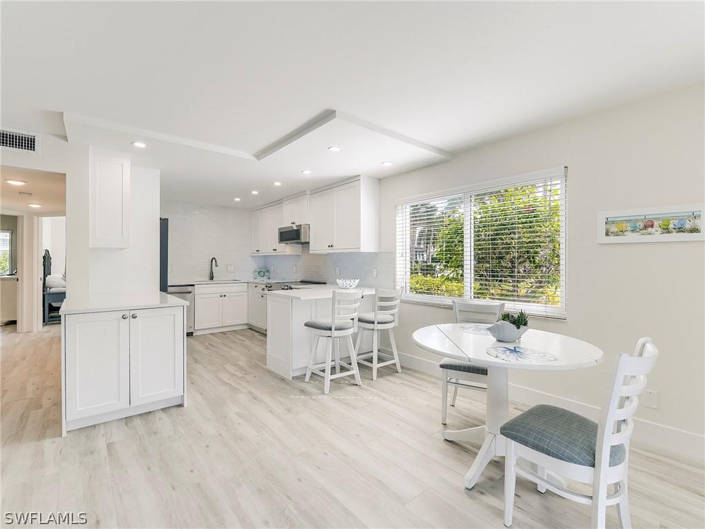 354 Harbour Dr., Naples, FL 34103