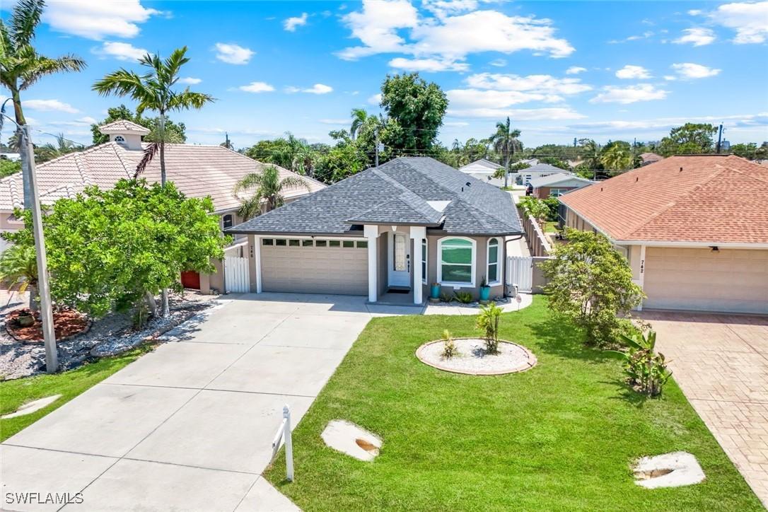 746 101st Ave., Naples, FL 34108