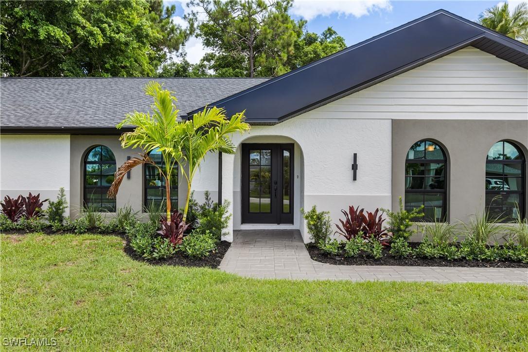 1911 Princess Ct., Naples, FL 34110