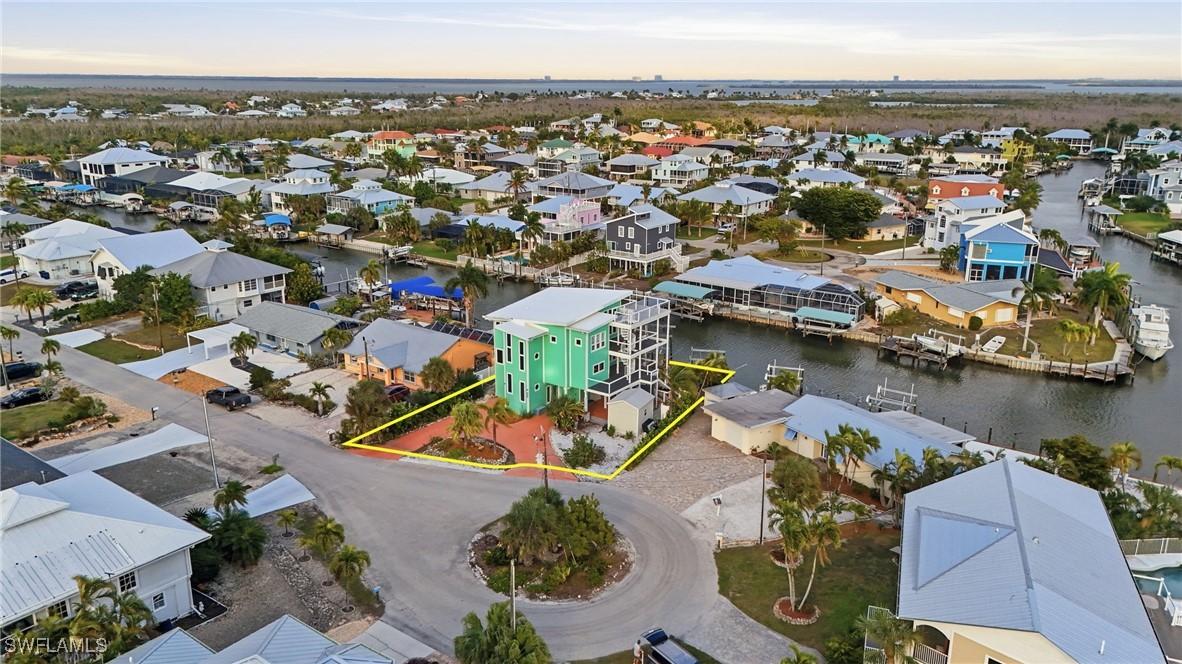 2300 Sycamore St., St James City, FL 33956