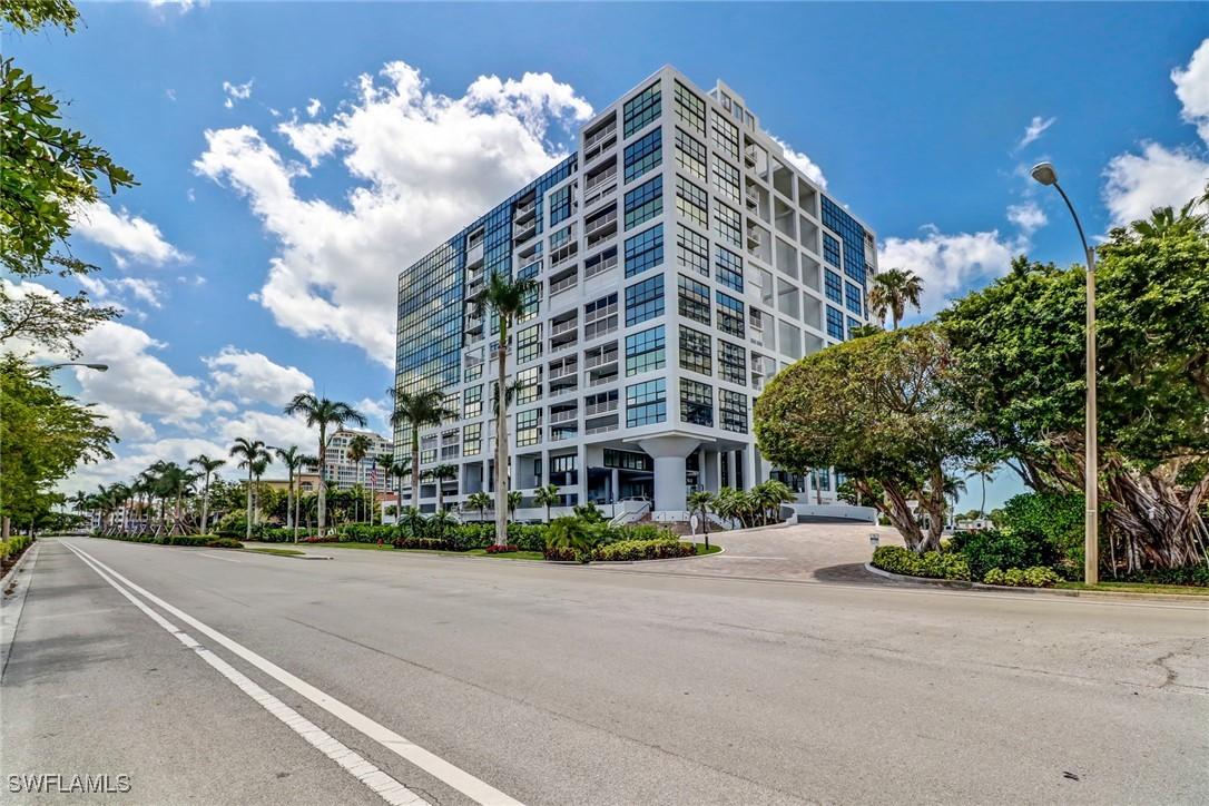 4751 Gulf Shore Blvd. #702, Naples, FL 34103