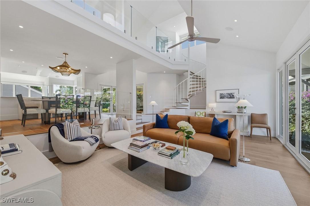 625 Bridgeway Ln., Naples, FL 34108