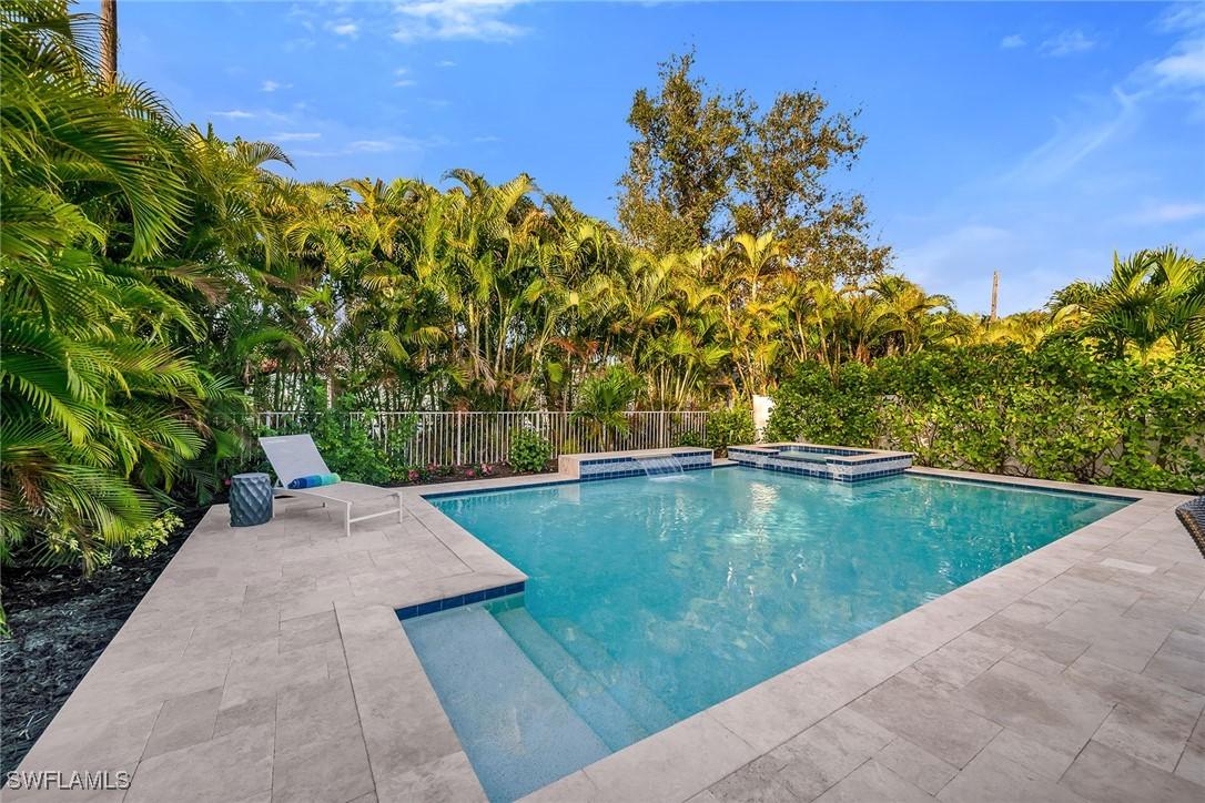 707 96th Ave., Naples, FL 34108