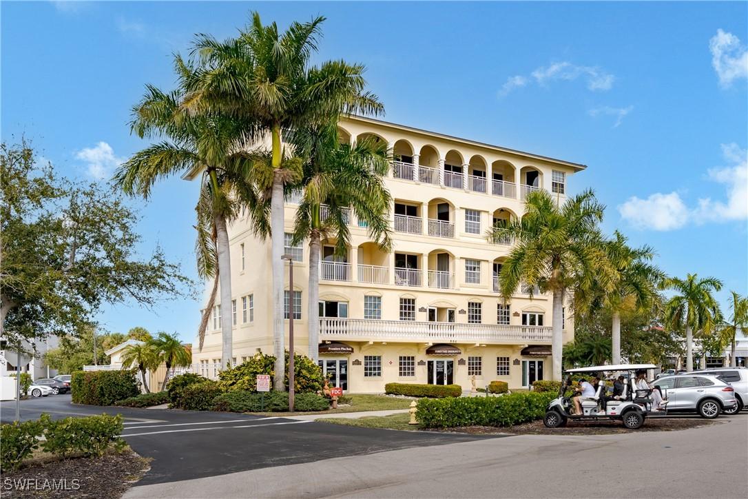 886 Park Ave. #402, Marco Island, FL 34145
