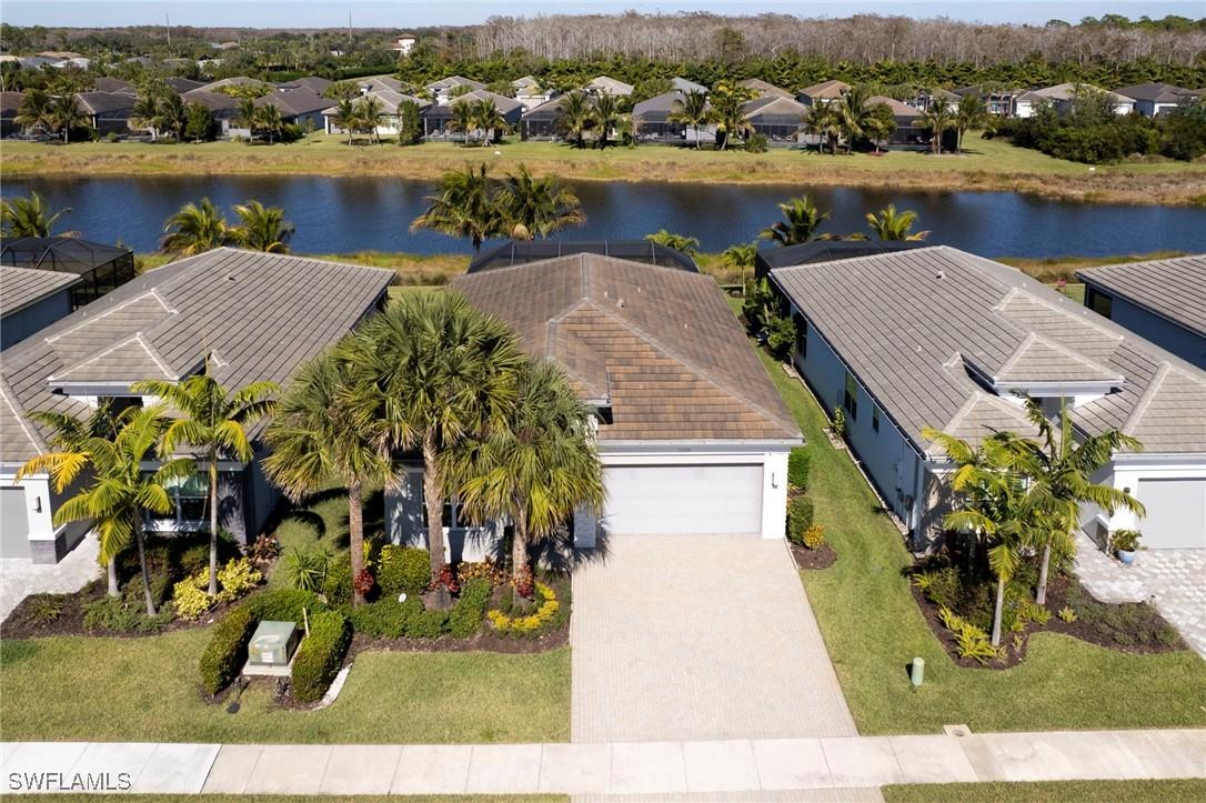 11528 Jacaranda Dr., Naples, FL 34120