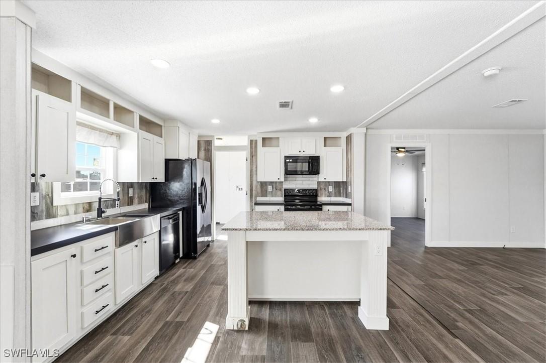 14712 Nantucket Rd., North Fort Myers, FL 33917