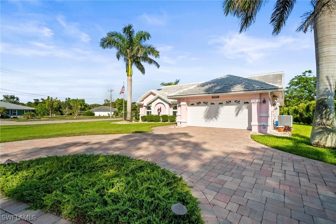 4226 Yarmouth Ct., North Fort Myers, FL 33903