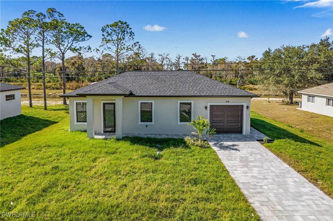918 Anaconda Ave., Lehigh Acres, FL 33974