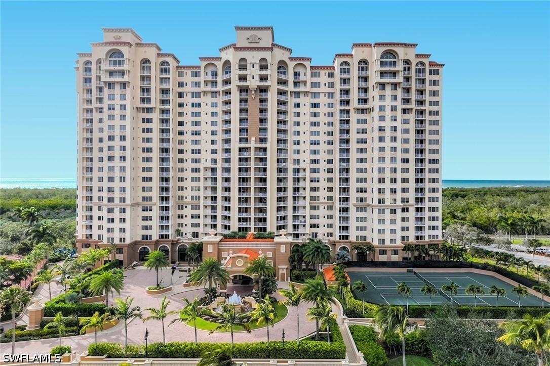 6597 Nicholas Blvd. #405, Naples, FL 34108