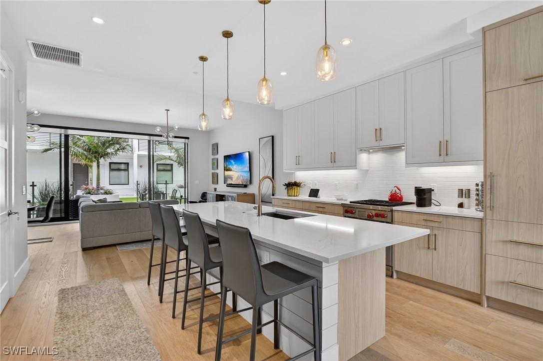 850 Central Ave. #208, Naples, FL 34102